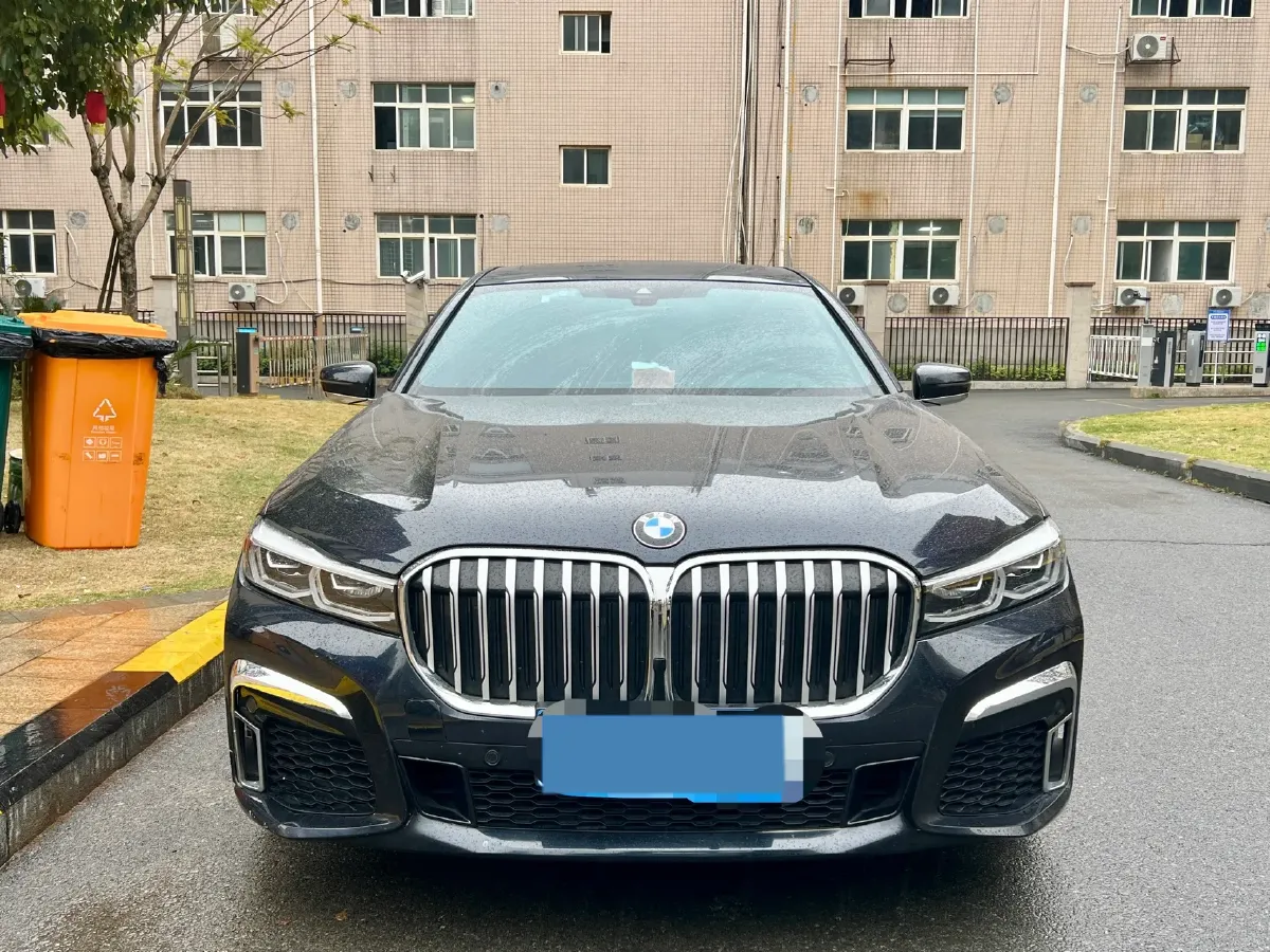 2022 BMW 7 Series 3.0T 340HP L6 8AT,autocango,china used car exporter,china ev exporter,chinese used car exporter,chinese used ev exporter