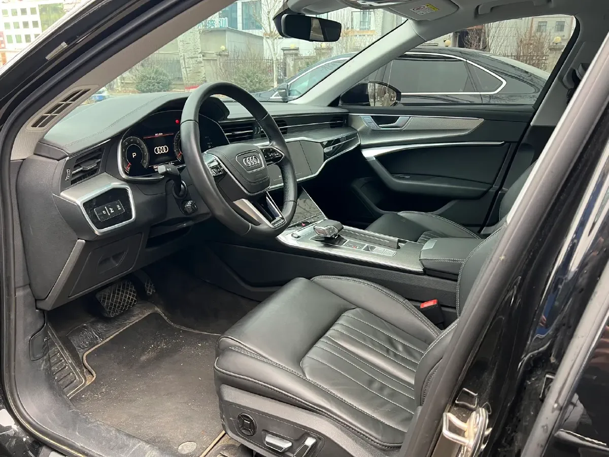 2024 Audi A6L 2.0T 245HP L4 7DCT,autocango,china used car exporter,china ev exporter,chinese used car exporter,chinese used ev exporter