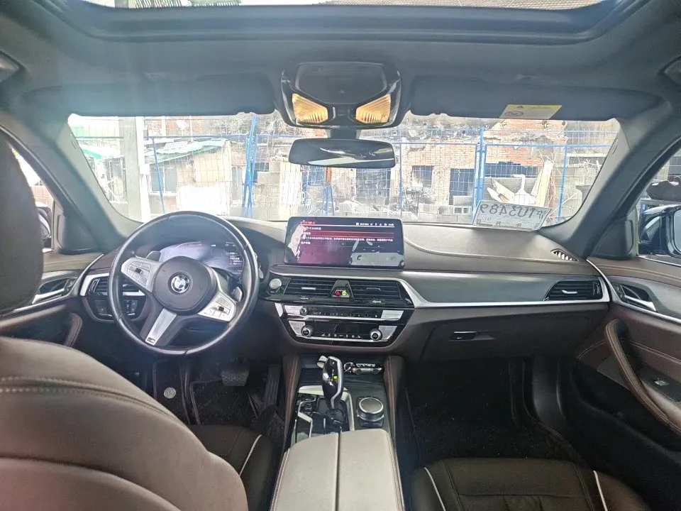 2023 BMW 5 Series 2.0T 245HP L4 8AT,autocango,china used car exporter,china ev exporter,chinese used car exporter,chinese used ev exporter