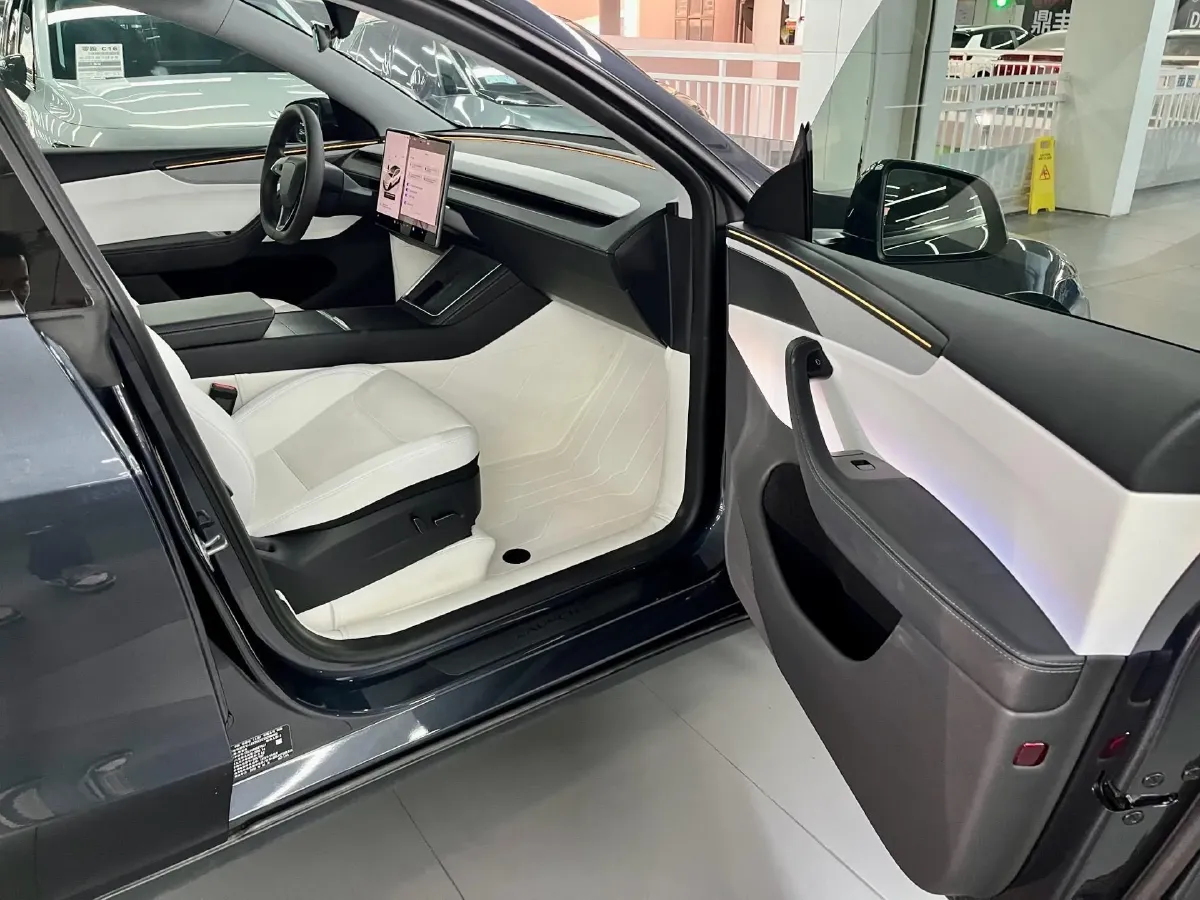 2025 Tesla Model Y BEV 78.4KWH,autocango,china used car exporter,china ev exporter,chinese used car exporter,chinese used ev exporter
