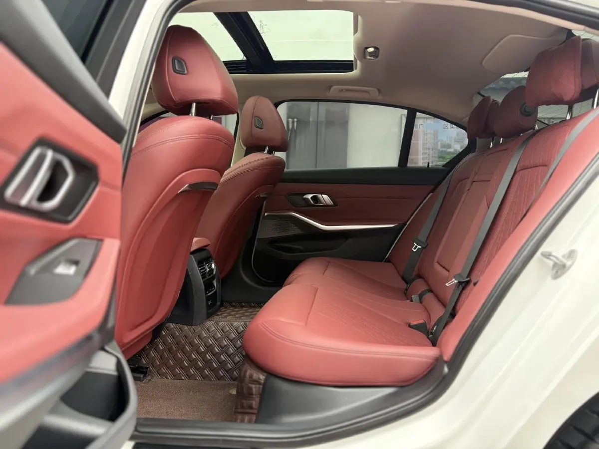 2023 BMW 3 Series 2.0T 156HP L4 8AT,autocango,china used car exporter,china ev exporter,chinese used car exporter,chinese used ev exporter