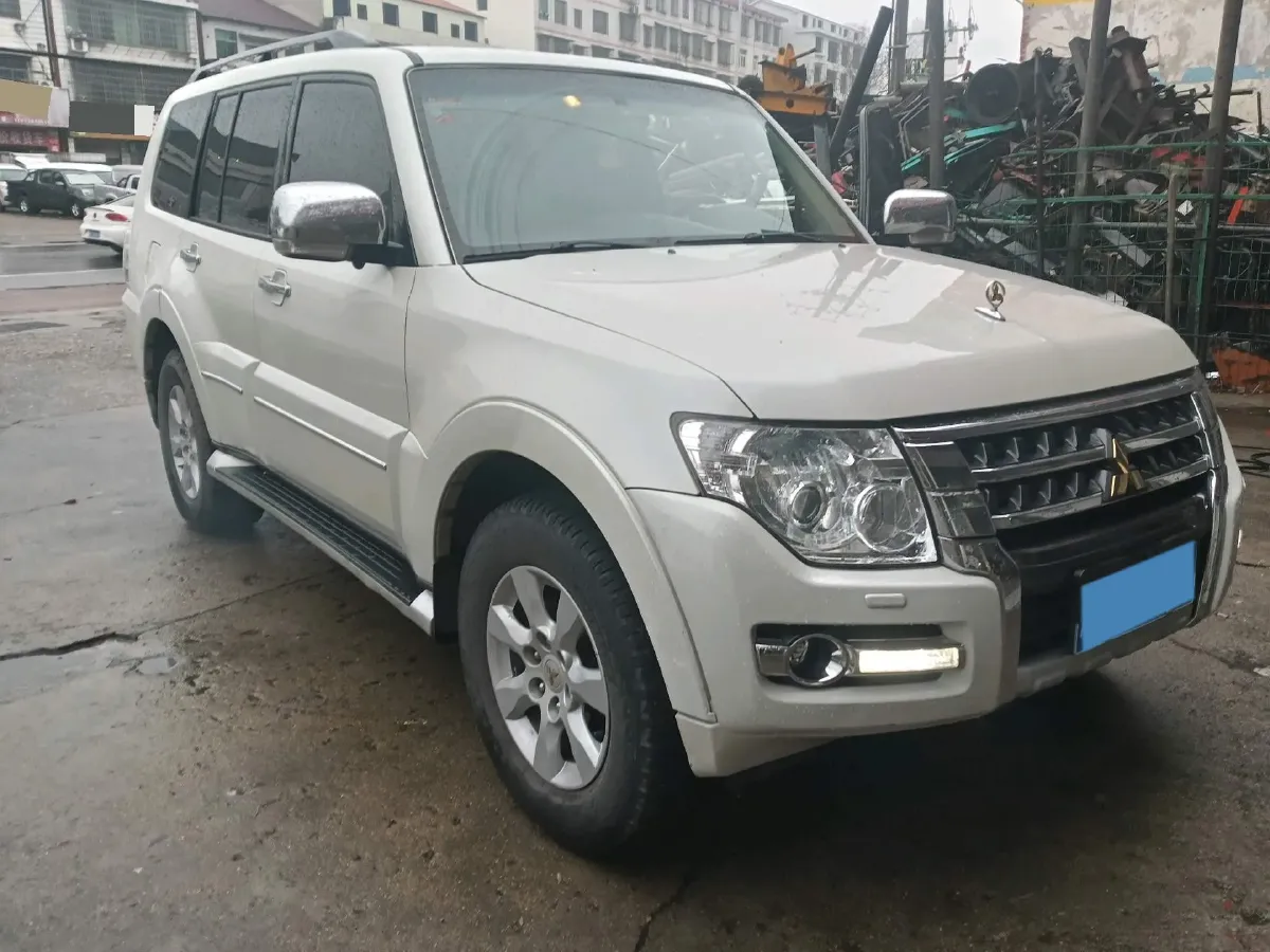 2018 Mitsubishi Pajero 3.0L 174HP V6 5AT,autocango,china used car exporter,china ev exporter,chinese used car exporter,chinese used ev exporter