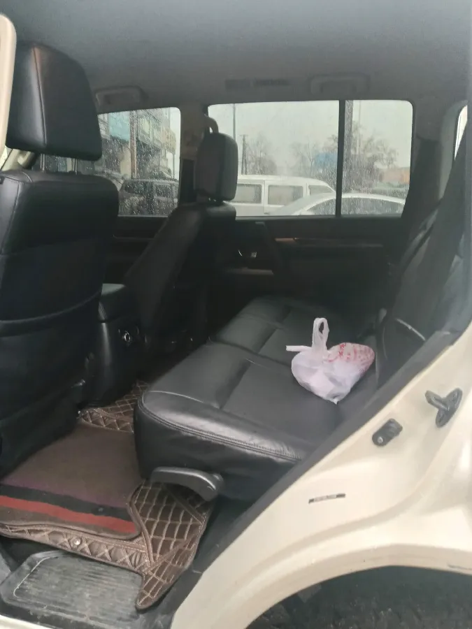 2018 Mitsubishi Pajero 3.0L 174HP V6 5AT,autocango,china used car exporter,china ev exporter,chinese used car exporter,chinese used ev exporter