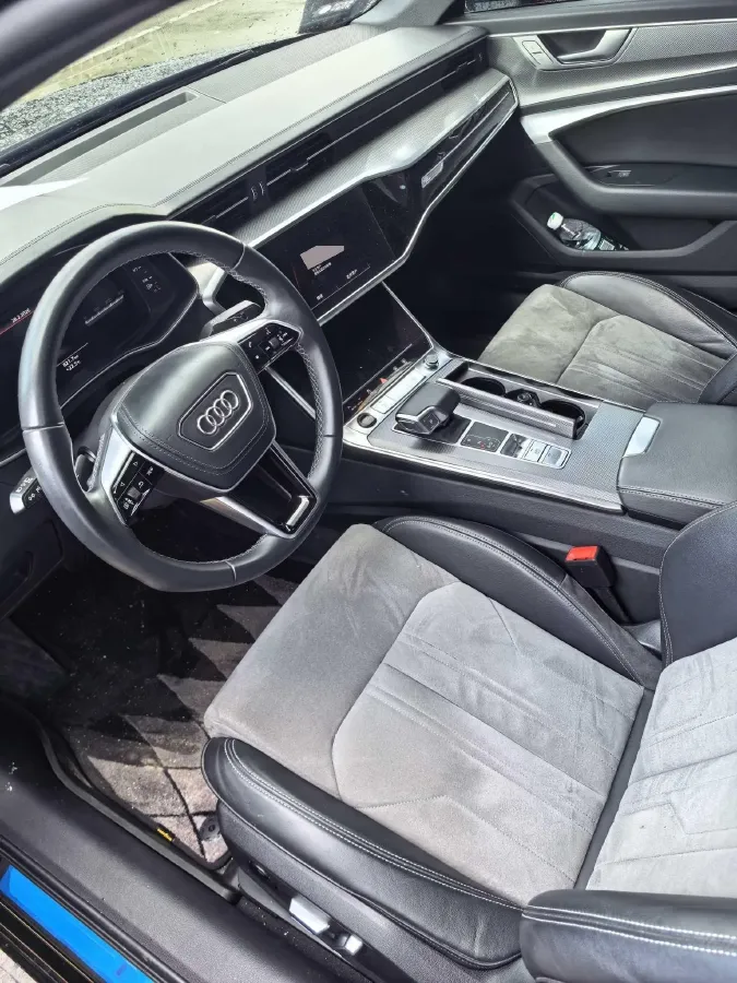 2024 Audi A6L 2.0T 245HP L4 7DCT,autocango,china used car exporter,china ev exporter,chinese used car exporter,chinese used ev exporter