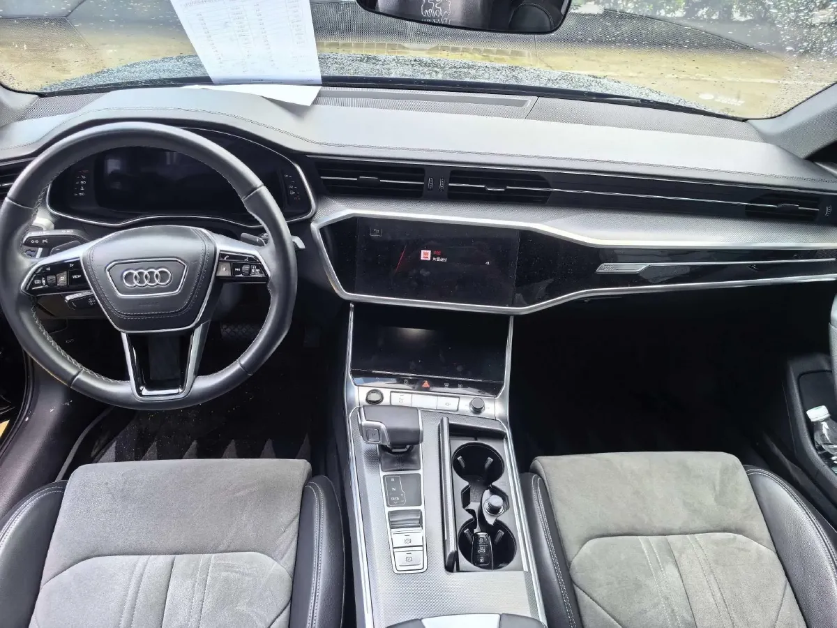 2024 Audi A6L 2.0T 245HP L4 7DCT,autocango,china used car exporter,china ev exporter,chinese used car exporter,chinese used ev exporter