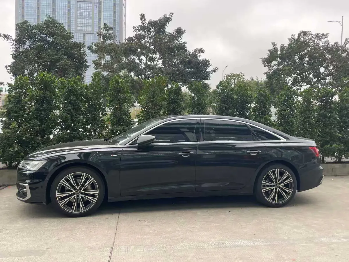 2024 Audi A6L 2.0T 245HP L4 7DCT,autocango,china used car exporter,china ev exporter,chinese used car exporter,chinese used ev exporter