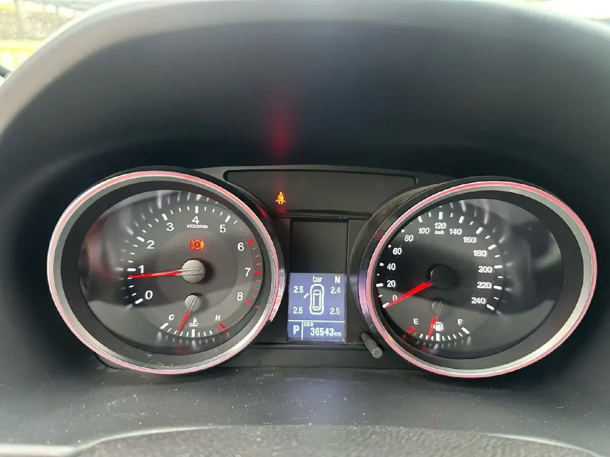 2018 Haval M6 1.5T 150HP L4 7DCT,autocango,china used car exporter,china ev exporter,chinese used car exporter,chinese used ev exporter