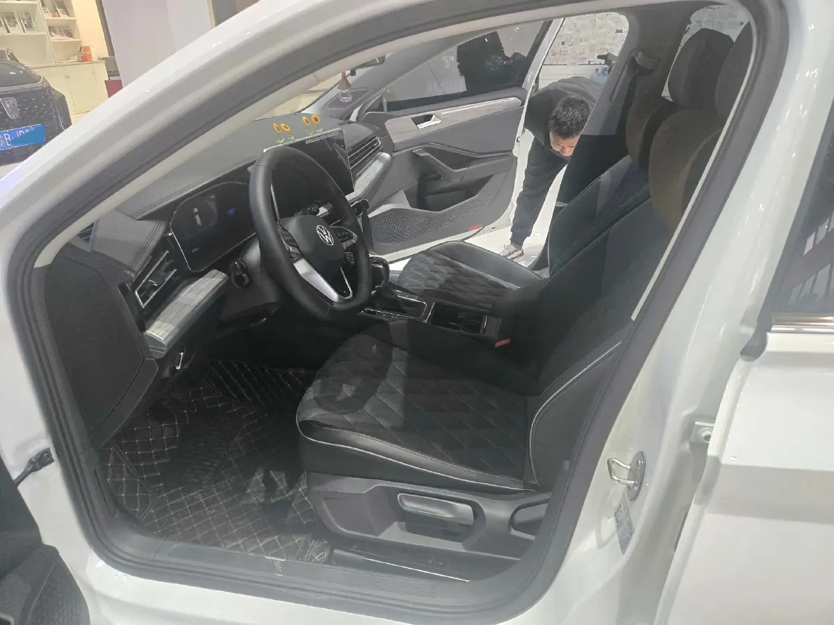 2024 Volkswagen Sagitar 1.5T 160HP L4 7DCT,autocango,china used car exporter,china ev exporter,chinese used car exporter,chinese used ev exporter