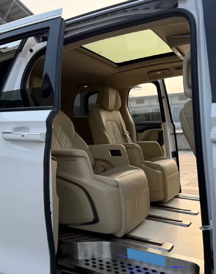 2023 Buick GL8 2.0T 237HP L4 9AT,autocango,china used car exporter,china ev exporter,chinese used car exporter,chinese used ev exporter