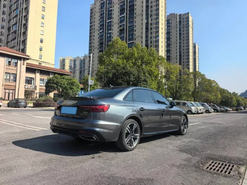 2022 Audi A4L 2.0T 190HP L4 7DCT,autocango,china used car exporter,china ev exporter,chinese used car exporter,chinese used ev exporter