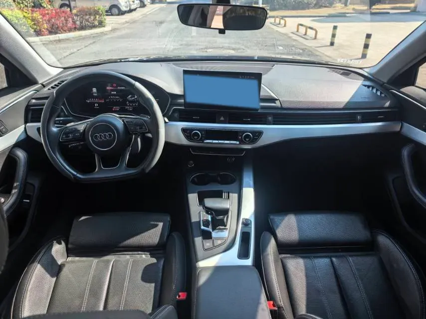 2022 Audi A4L 2.0T 190HP L4 7DCT,autocango,china used car exporter,china ev exporter,chinese used car exporter,chinese used ev exporter