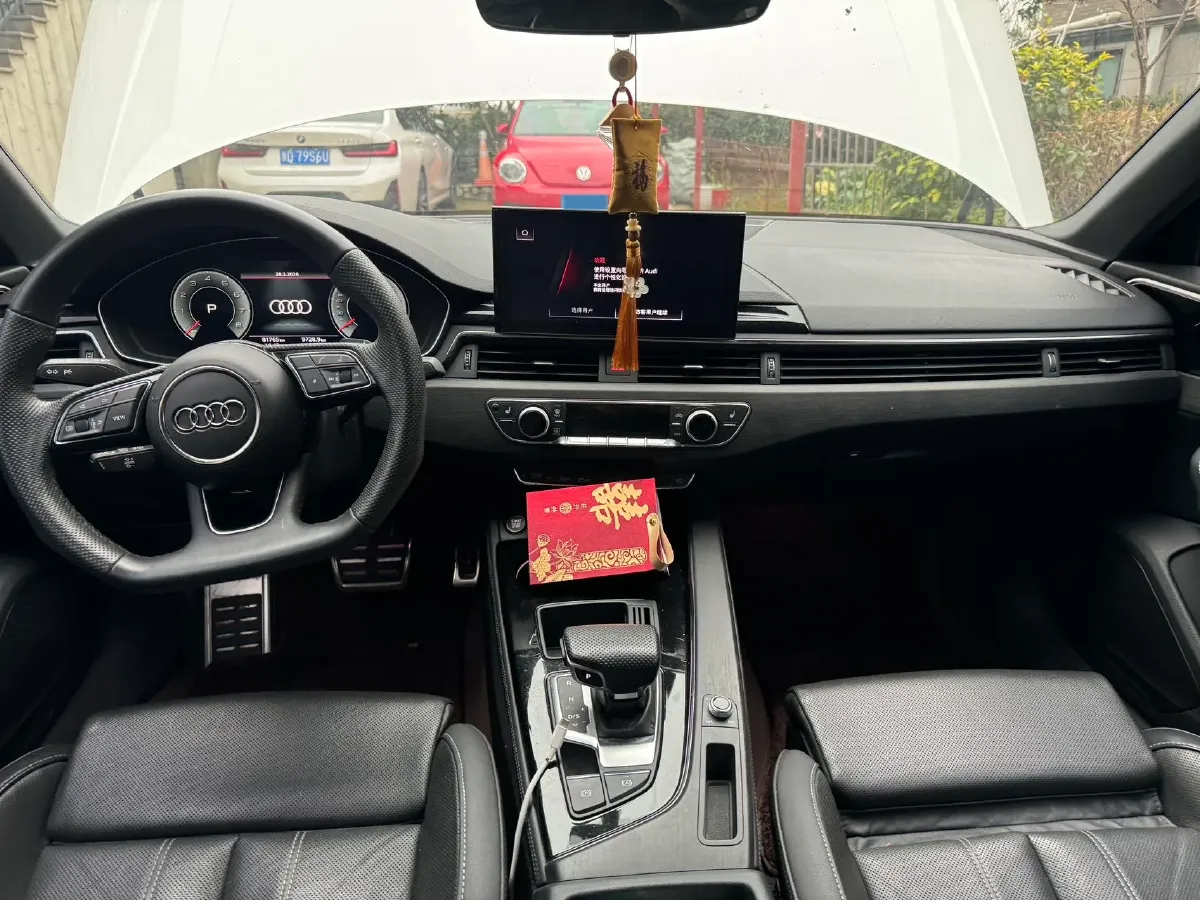 2024 Audi A4L 2.0T 190HP L4 7DCT,autocango,china used car exporter,china ev exporter,chinese used car exporter,chinese used ev exporter