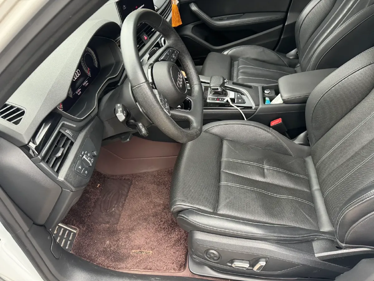 2024 Audi A4L 2.0T 190HP L4 7DCT,autocango,china used car exporter,china ev exporter,chinese used car exporter,chinese used ev exporter