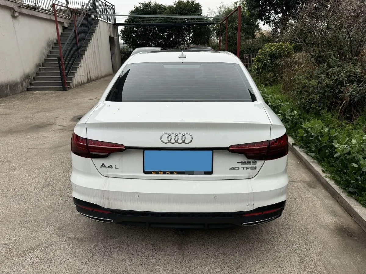 2024 Audi A4L 2.0T 190HP L4 7DCT,autocango,china used car exporter,china ev exporter,chinese used car exporter,chinese used ev exporter