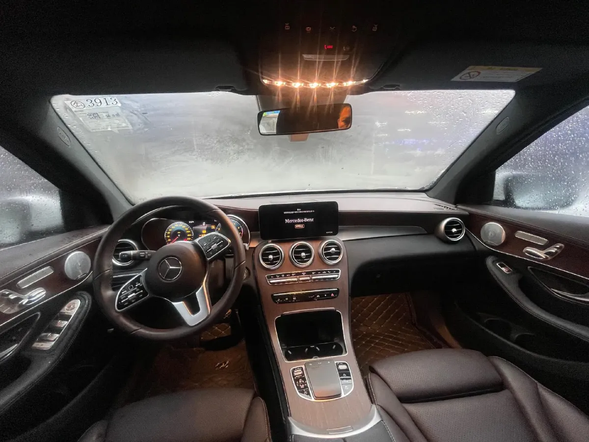 2021 Mercedes-Benz GLC Class 2.0T 258HP L4 9AT,autocango,china used car exporter,china ev exporter,chinese used car exporter,chinese used ev exporter