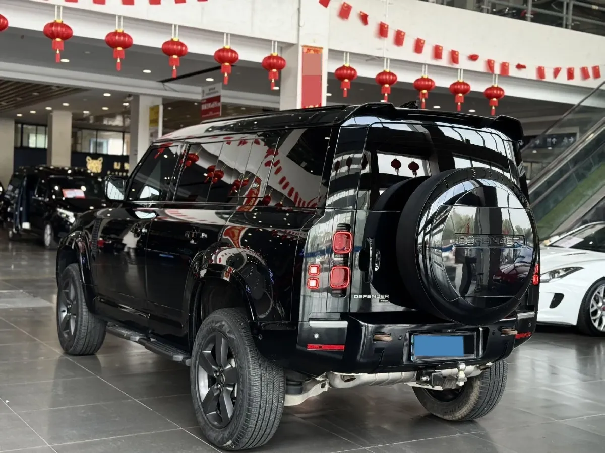 2023 Land Rover Defender 3.0T 400HP L6 8AT,autocango,china used car exporter,china ev exporter,chinese used car exporter,chinese used ev exporter