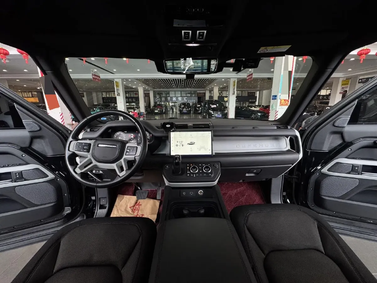 2023 Land Rover Defender 3.0T 400HP L6 8AT,autocango,china used car exporter,china ev exporter,chinese used car exporter,chinese used ev exporter