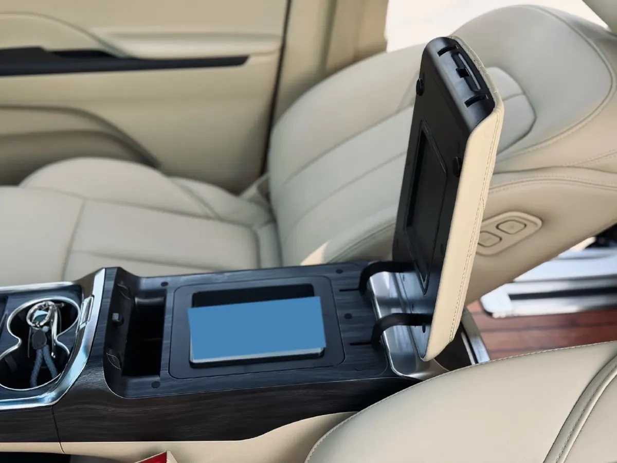 2022 Buick GL8 2.0T 237HP L4 9AT,autocango,china used car exporter,china ev exporter,chinese used car exporter,chinese used ev exporter