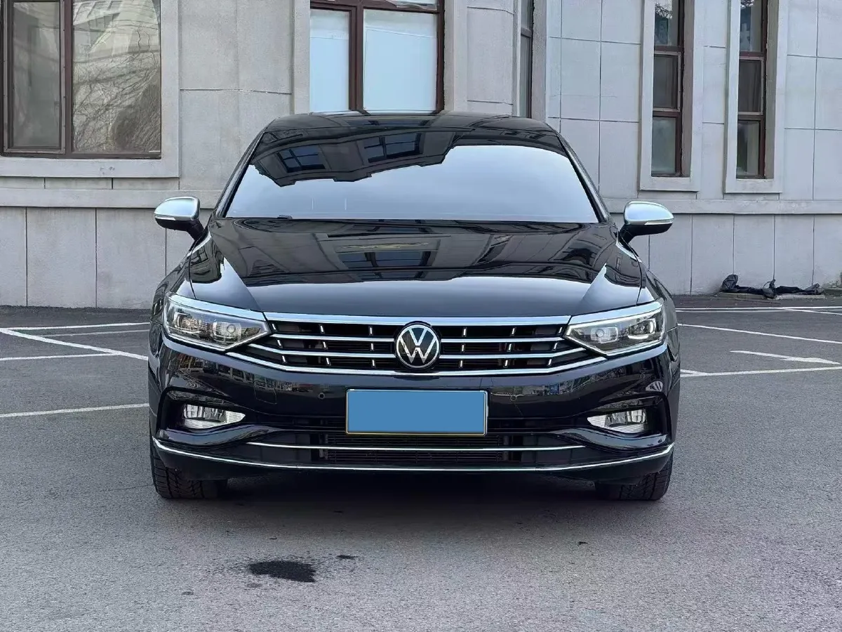 2021 Volkswagen Magotan 2.0T 186HP L4 7DCT,autocango,china used car exporter,china ev exporter,chinese used car exporter,chinese used ev exporter