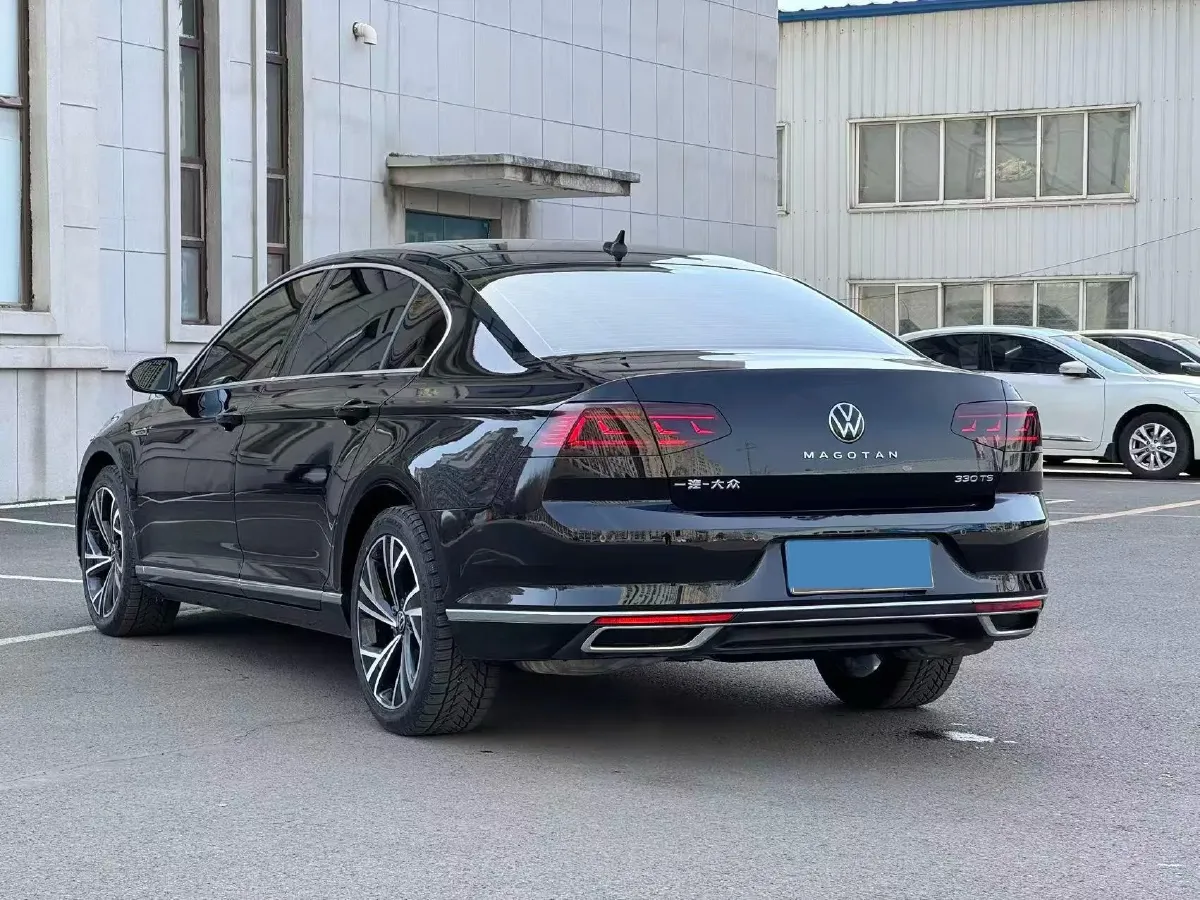 2021 Volkswagen Magotan 2.0T 186HP L4 7DCT,autocango,china used car exporter,china ev exporter,chinese used car exporter,chinese used ev exporter