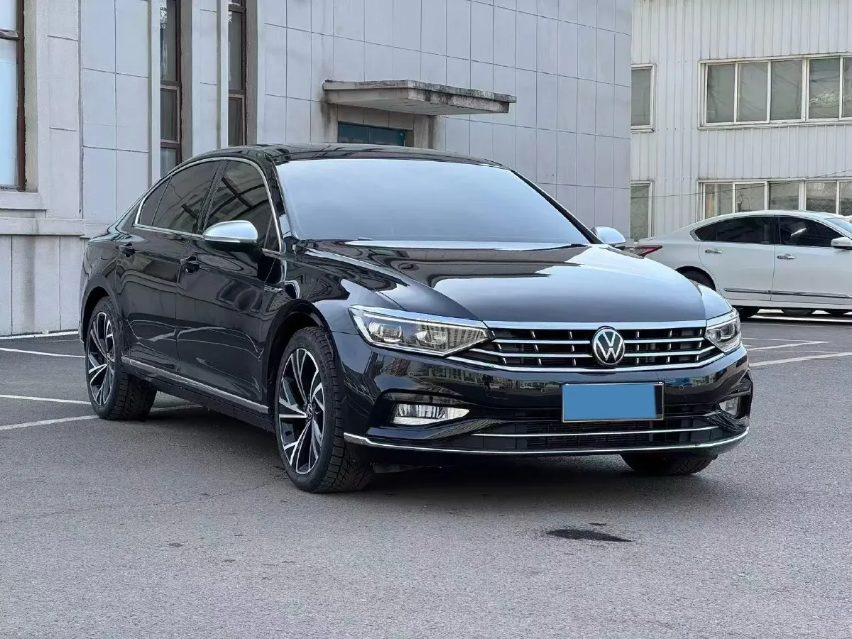 2021 Volkswagen Magotan 2.0T 186HP L4 7DCT,autocango,china used car exporter,china ev exporter,chinese used car exporter,chinese used ev exporter