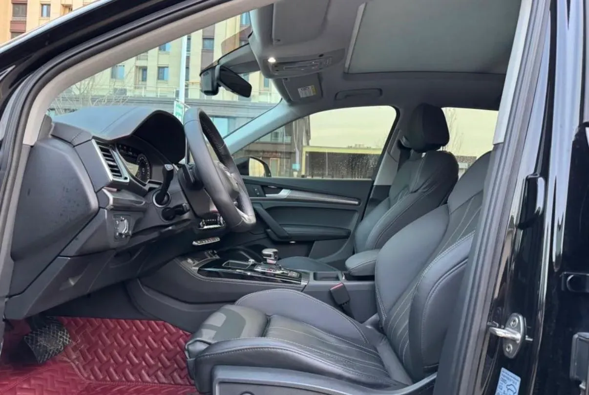 2022 Audi Q5L 2.0T 190HP L4 7DCT,autocango,china used car exporter,china ev exporter,chinese used car exporter,chinese used ev exporter