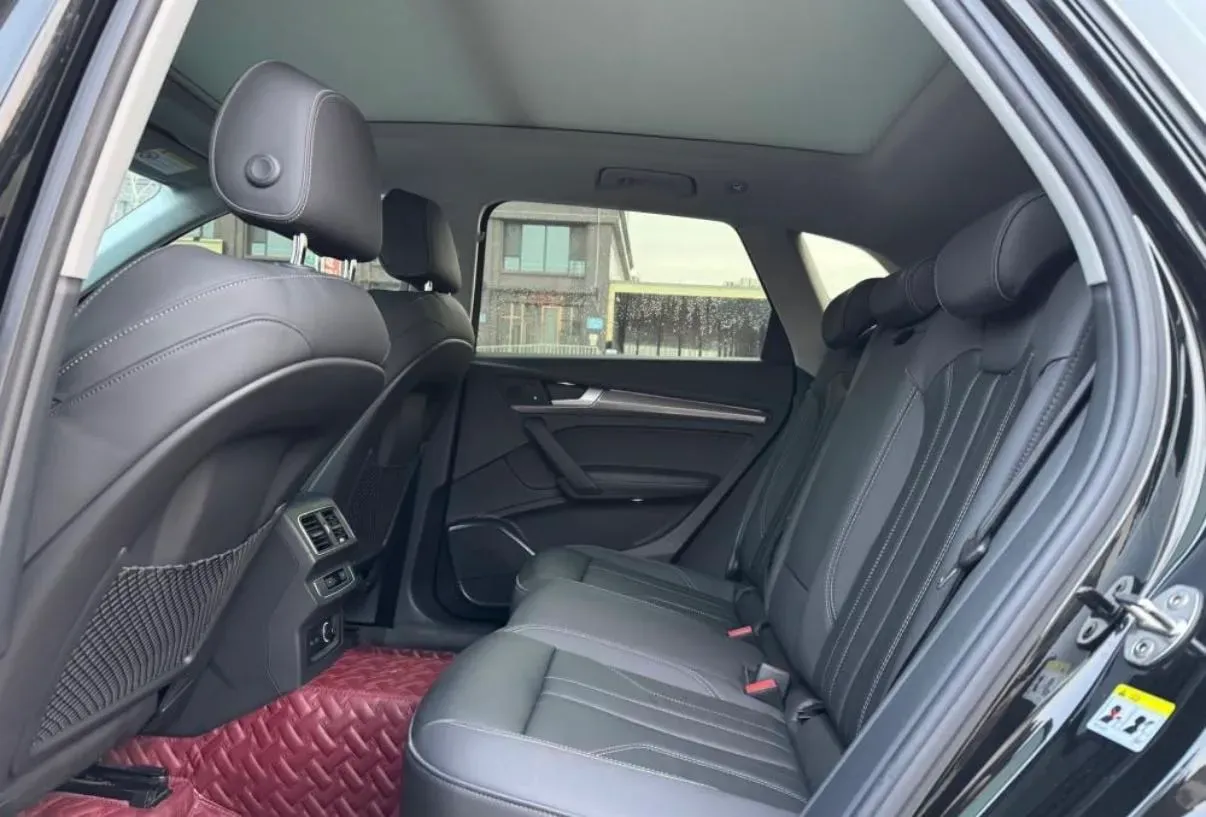 2022 Audi Q5L 2.0T 190HP L4 7DCT,autocango,china used car exporter,china ev exporter,chinese used car exporter,chinese used ev exporter