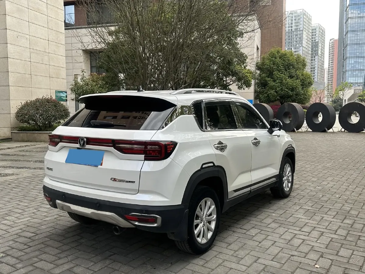 2019 ChangAn CS35 Plus 1.6L 128HP L4 5MT,autocango,china used car exporter,china ev exporter,chinese used car exporter,chinese used ev exporter