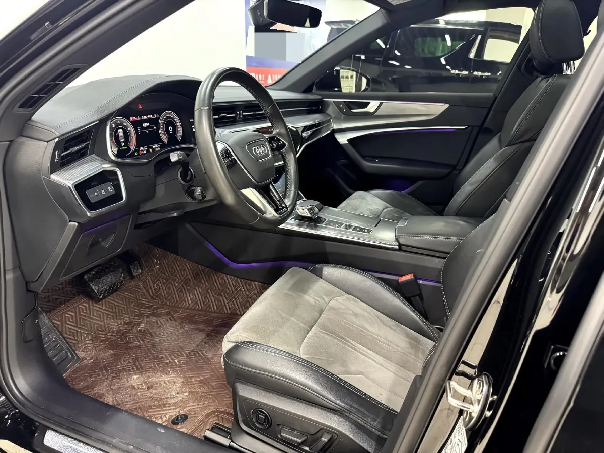 2022 Audi A6L 2.0T 224HP L4 7DCT,autocango,china used car exporter,china ev exporter,chinese used car exporter,chinese used ev exporter