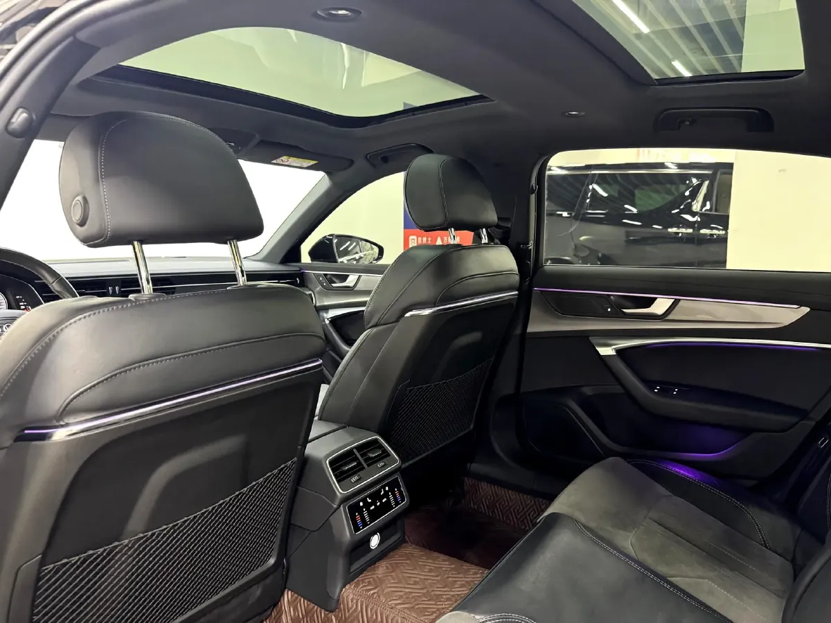 2022 Audi A6L 2.0T 224HP L4 7DCT,autocango,china used car exporter,china ev exporter,chinese used car exporter,chinese used ev exporter