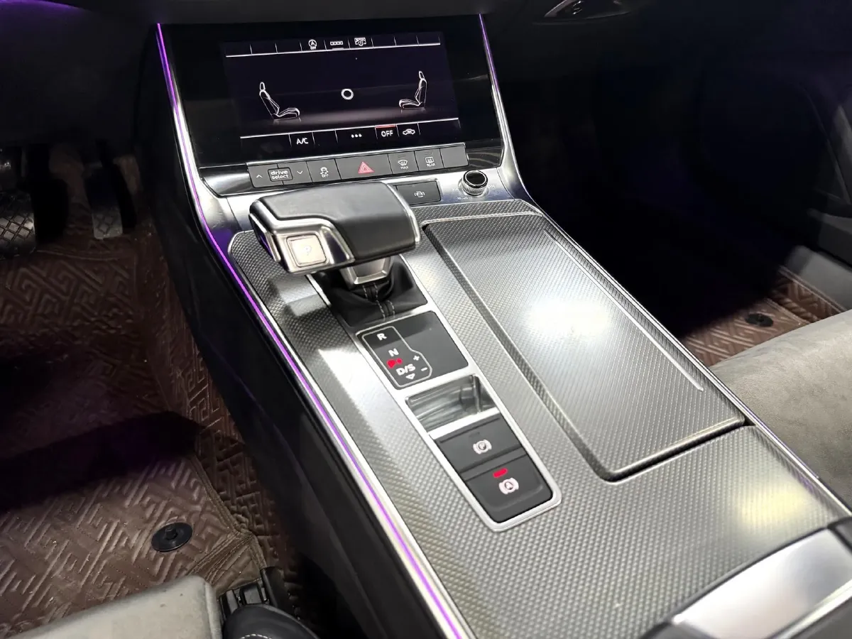 2022 Audi A6L 2.0T 224HP L4 7DCT,autocango,china used car exporter,china ev exporter,chinese used car exporter,chinese used ev exporter