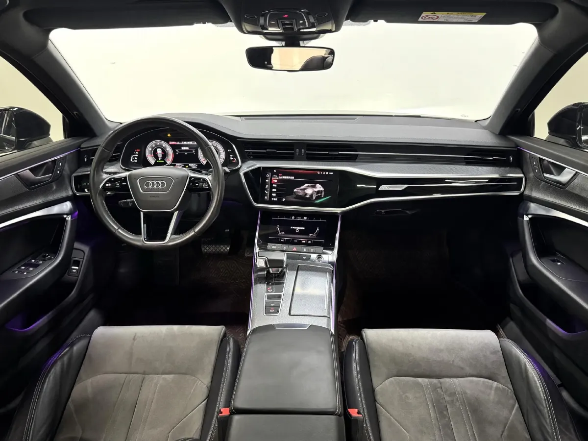 2022 Audi A6L 2.0T 224HP L4 7DCT,autocango,china used car exporter,china ev exporter,chinese used car exporter,chinese used ev exporter