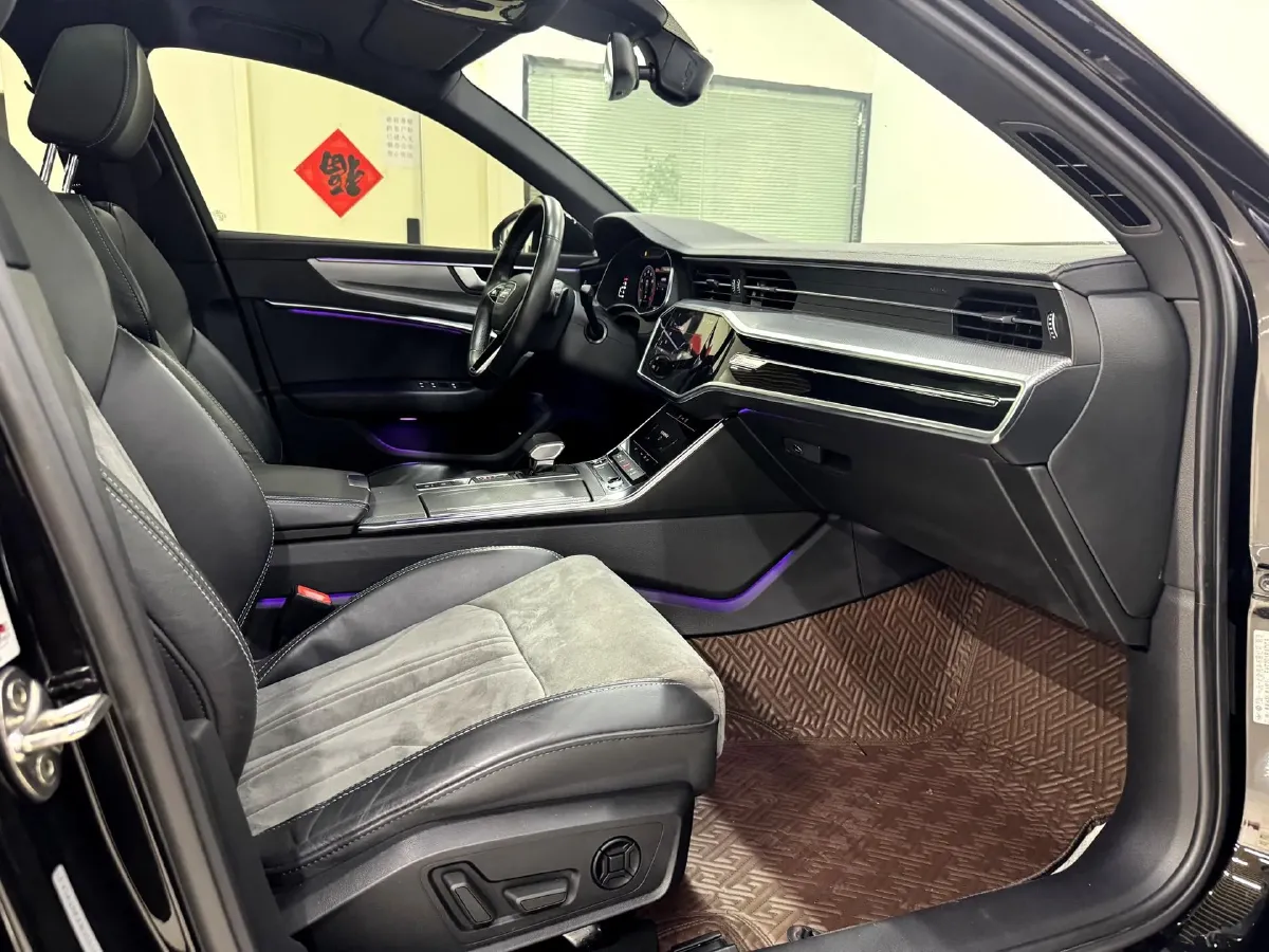 2022 Audi A6L 2.0T 224HP L4 7DCT,autocango,china used car exporter,china ev exporter,chinese used car exporter,chinese used ev exporter