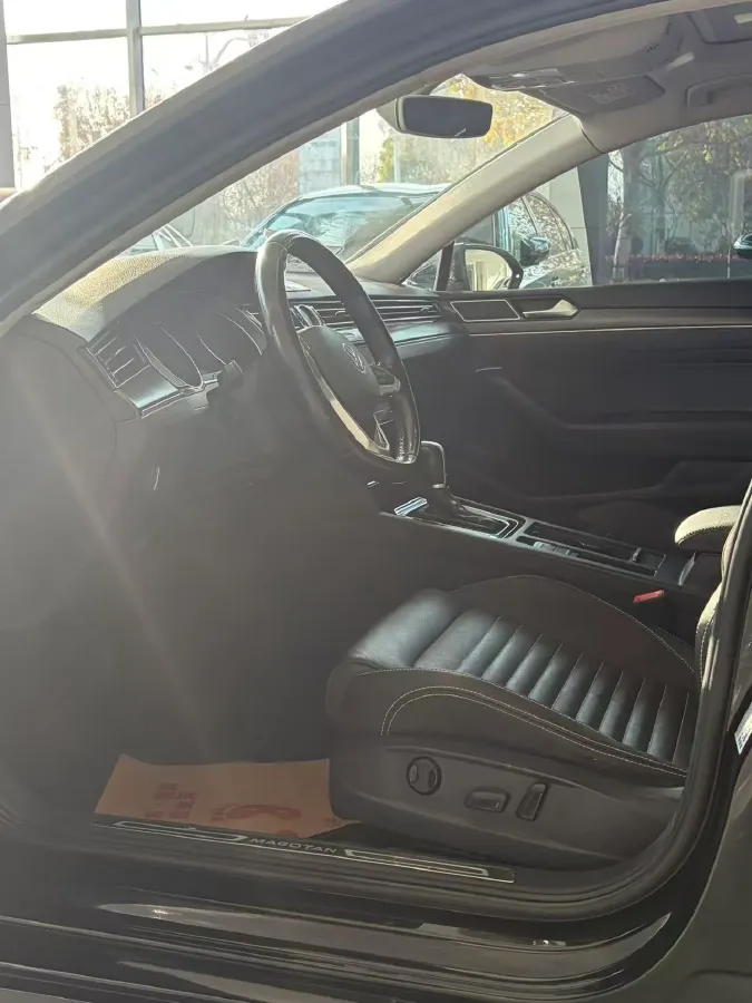 2020 Volkswagen Magotan 2.0T 186HP L4 7DCT,autocango,china used car exporter,china ev exporter,chinese used car exporter,chinese used ev exporter