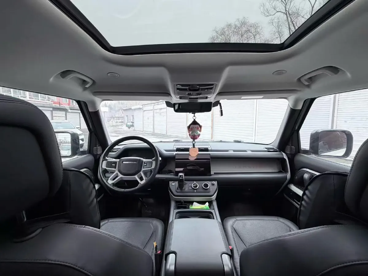 2023 Land Rover Defender 3.0T 400HP L6 8AT,autocango,china used car exporter,china ev exporter,chinese used car exporter,chinese used ev exporter