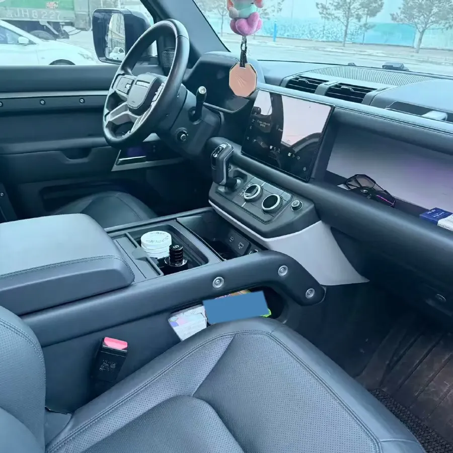 2023 Land Rover Defender 3.0T 400HP L6 8AT,autocango,china used car exporter,china ev exporter,chinese used car exporter,chinese used ev exporter