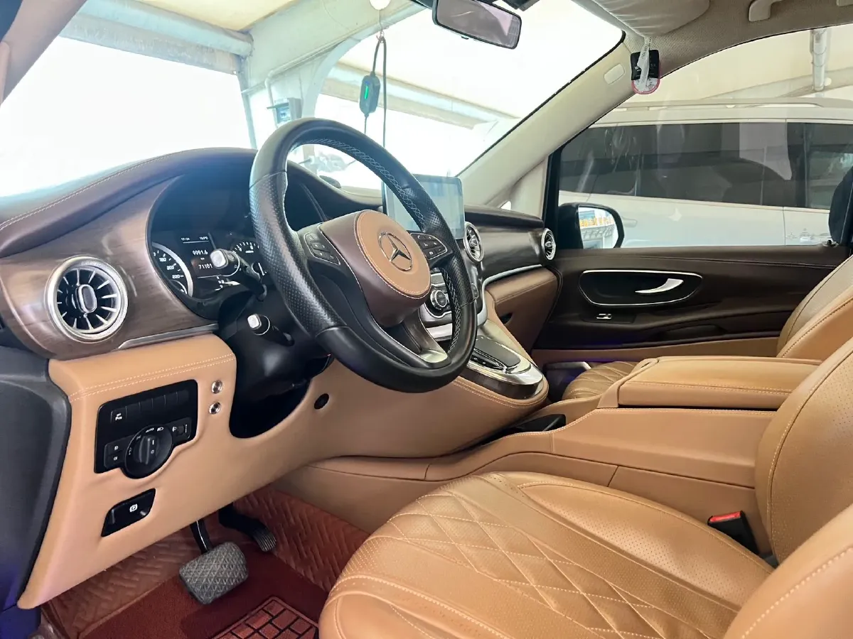 2021 Mercedes-Benz Vito 2.0T 211HP L4 9AT,autocango,china used car exporter,china ev exporter,chinese used car exporter,chinese used ev exporter