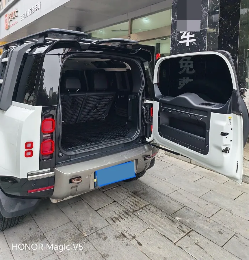 2022 Land Rover Defender 3.0T 400HP L6 8AT,autocango,china used car exporter,china ev exporter,chinese used car exporter,chinese used ev exporter