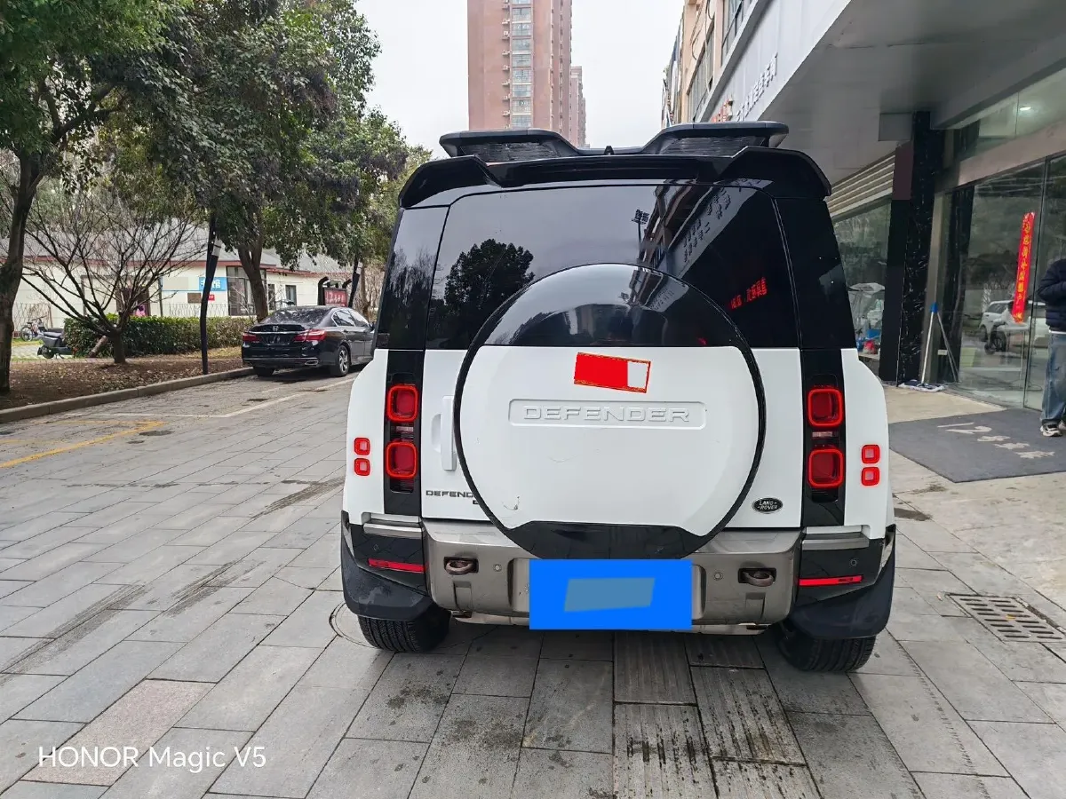 2022 Land Rover Defender 3.0T 400HP L6 8AT,autocango,china used car exporter,china ev exporter,chinese used car exporter,chinese used ev exporter