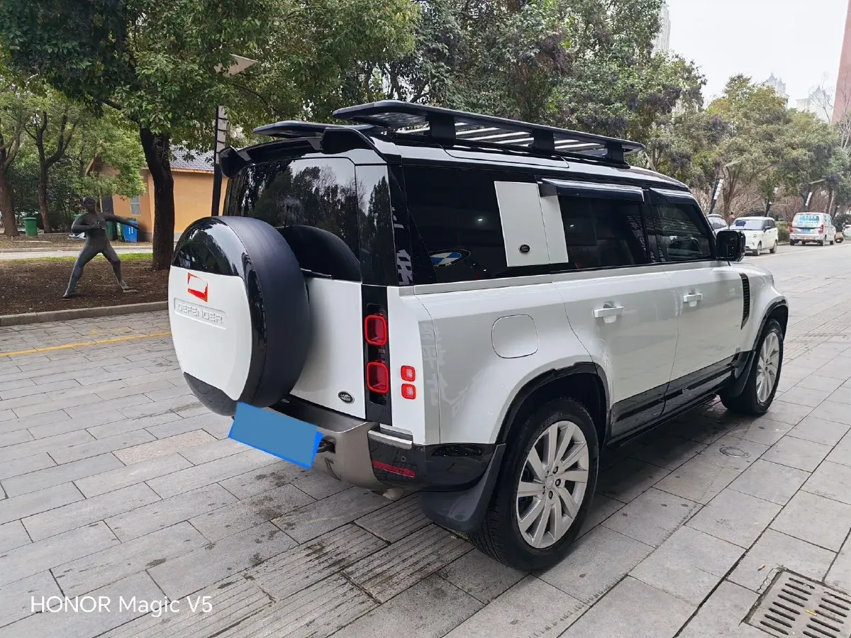 2022 Land Rover Defender 3.0T 400HP L6 8AT,autocango,china used car exporter,china ev exporter,chinese used car exporter,chinese used ev exporter