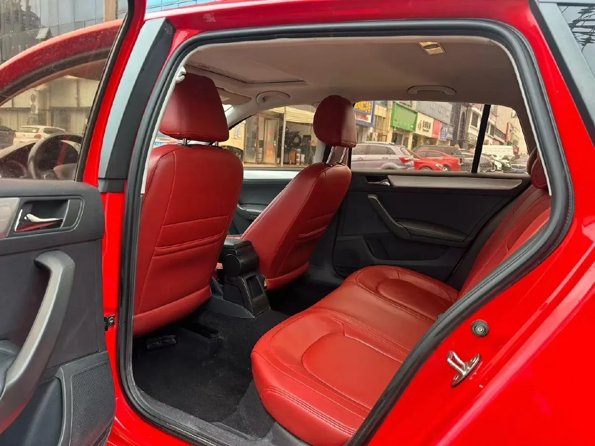 2018 Skoda Rapid Spaceback 1.6L 110HP L4 6AT,autocango,china used car exporter,china ev exporter,chinese used car exporter,chinese used ev exporter