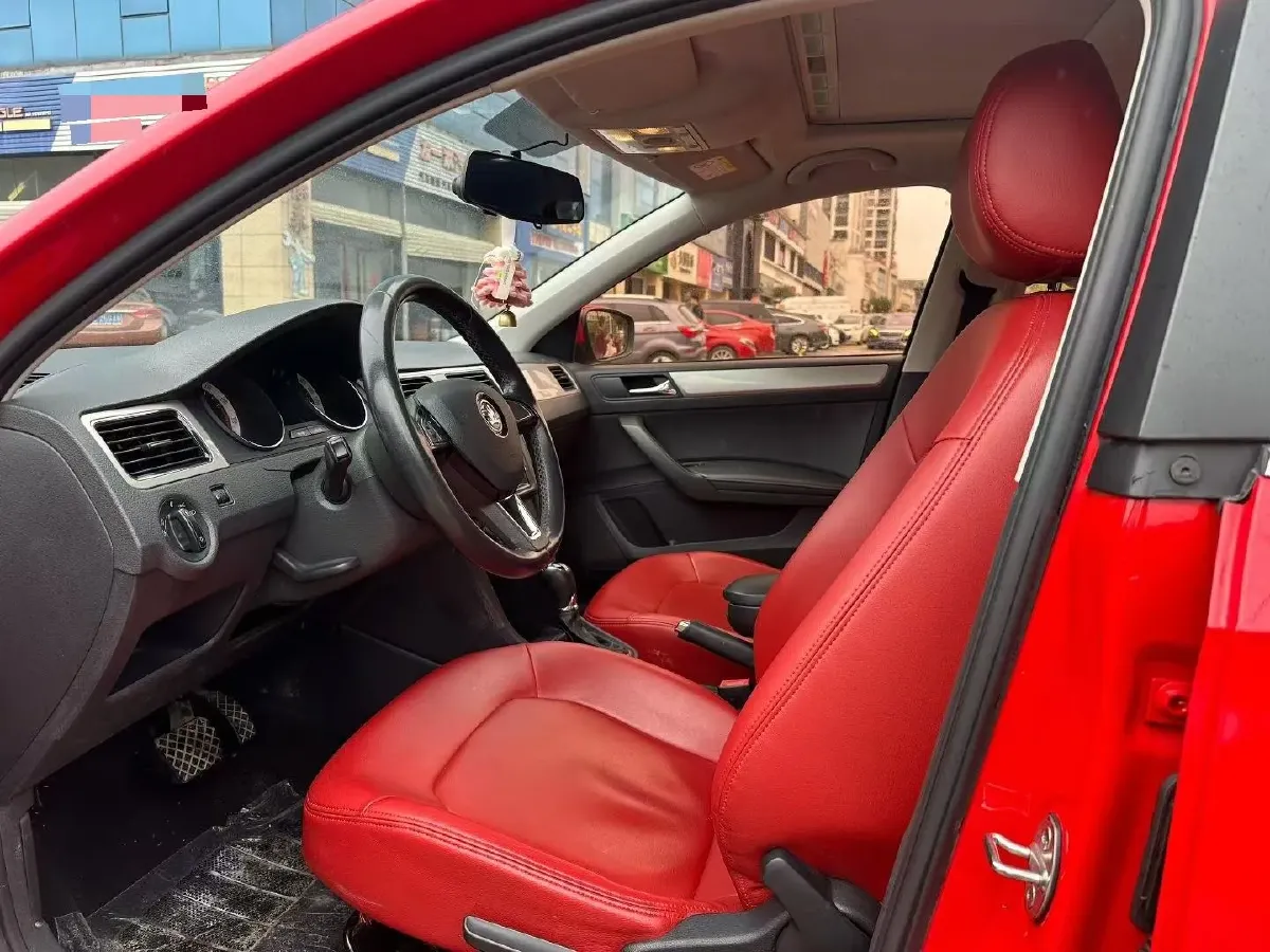 2018 Skoda Rapid Spaceback 1.6L 110HP L4 6AT,autocango,china used car exporter,china ev exporter,chinese used car exporter,chinese used ev exporter