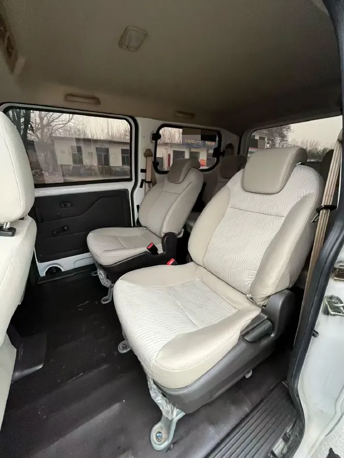2019 WuLing HongGuang V 1.5L 105HP L4 5MT,autocango,china used car exporter,china ev exporter,chinese used car exporter,chinese used ev exporter