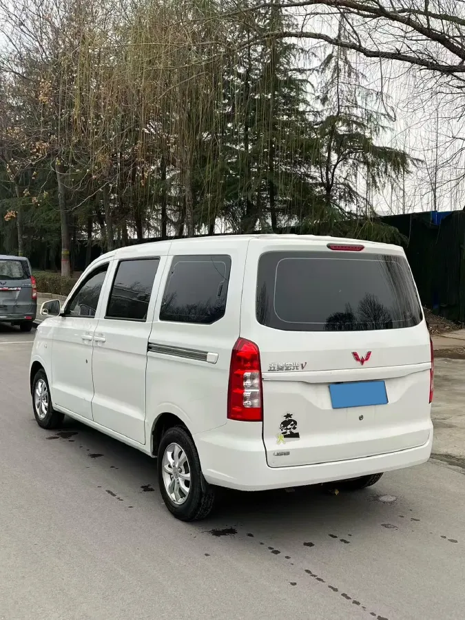 2019 WuLing HongGuang V 1.5L 105HP L4 5MT,autocango,china used car exporter,china ev exporter,chinese used car exporter,chinese used ev exporter
