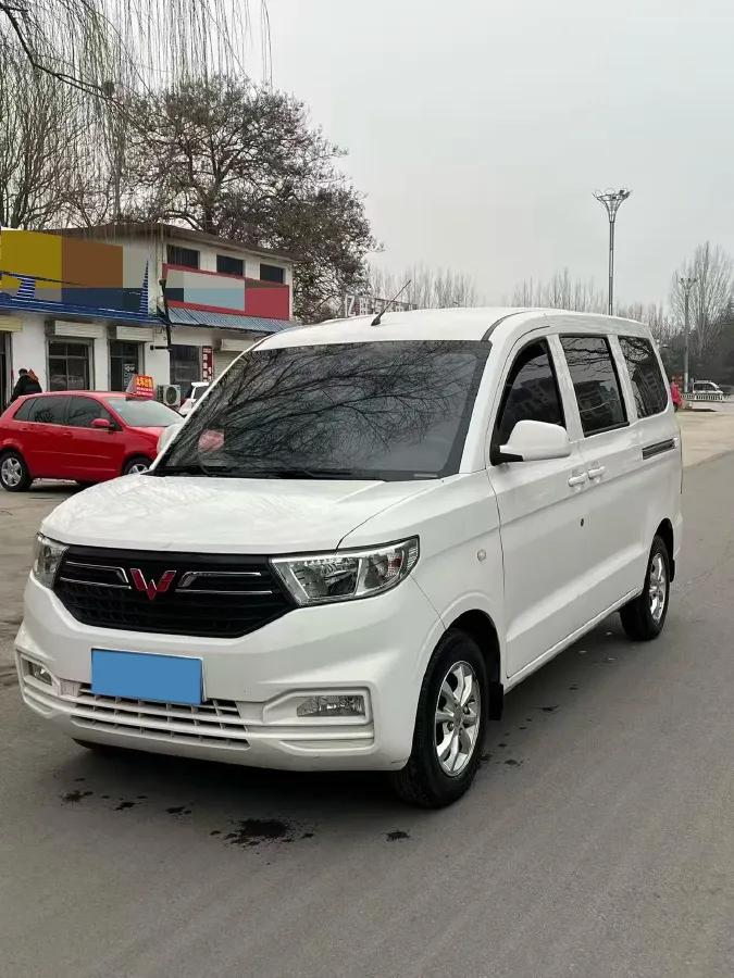 2019 WuLing HongGuang V 1.5L 105HP L4 5MT,autocango,china used car exporter,china ev exporter,chinese used car exporter,chinese used ev exporter