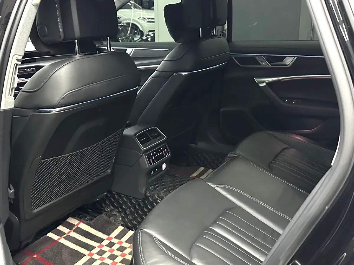 2023 Audi A6L 2.0T 245HP L4 7DCT,autocango,china used car exporter,china ev exporter,chinese used car exporter,chinese used ev exporter