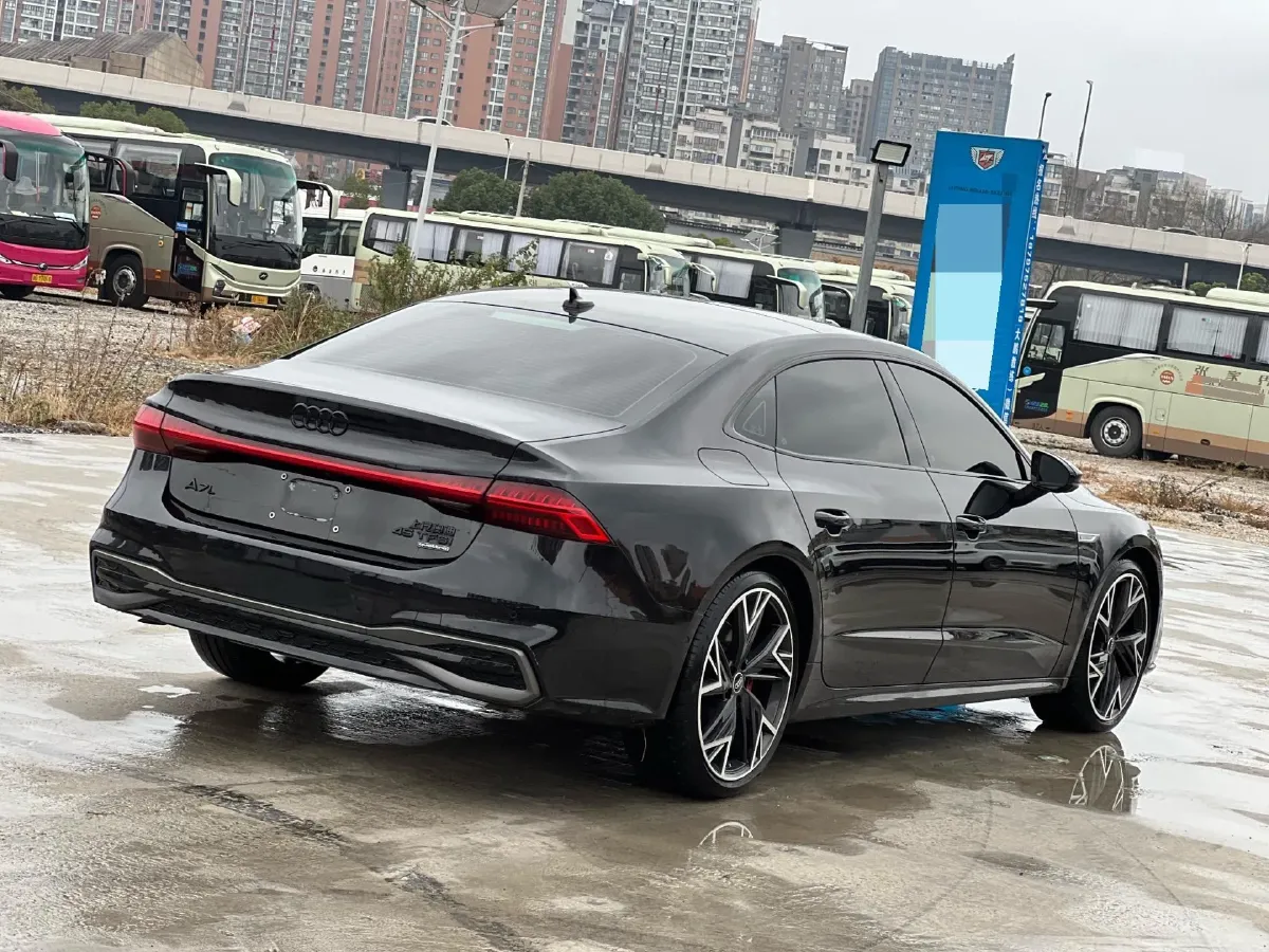 2024 Audi A7L 2.0T 245HP L4 7DCT,autocango,china used car exporter,china ev exporter,chinese used car exporter,chinese used ev exporter