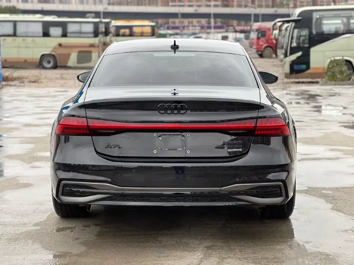 2024 Audi A7L 2.0T 245HP L4 7DCT,autocango,china used car exporter,china ev exporter,chinese used car exporter,chinese used ev exporter