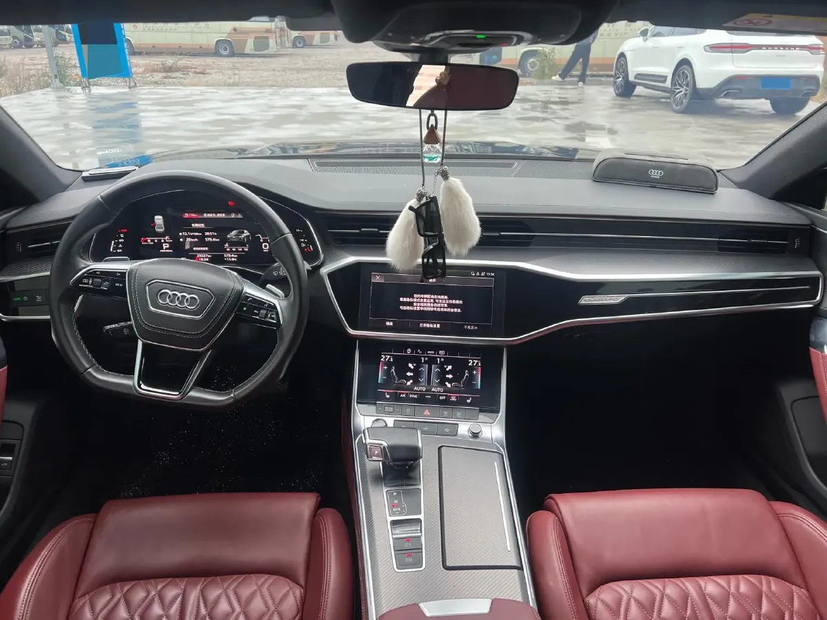 2024 Audi A7L 2.0T 245HP L4 7DCT,autocango,china used car exporter,china ev exporter,chinese used car exporter,chinese used ev exporter