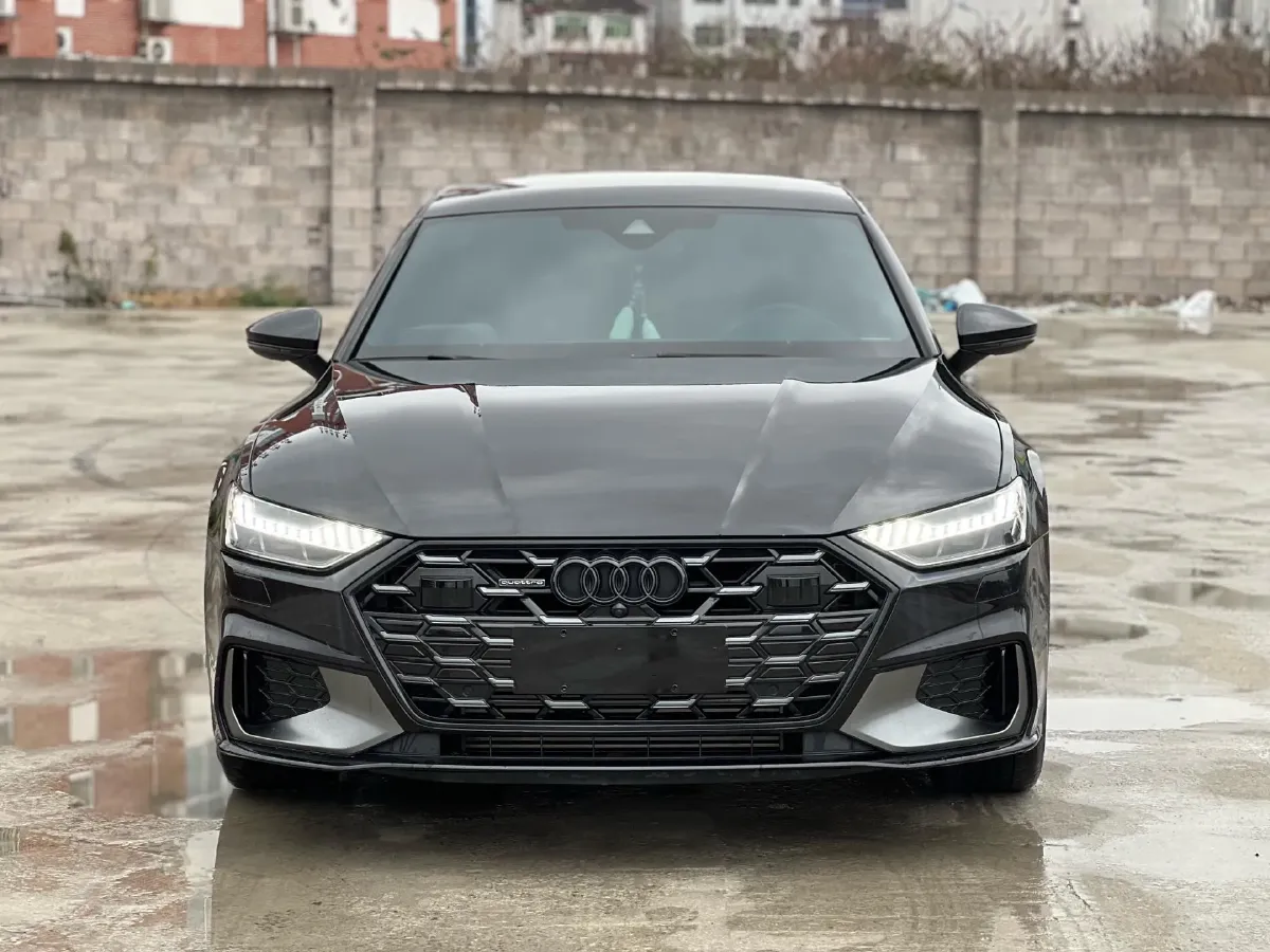 2024 Audi A7L 2.0T 245HP L4 7DCT,autocango,china used car exporter,china ev exporter,chinese used car exporter,chinese used ev exporter